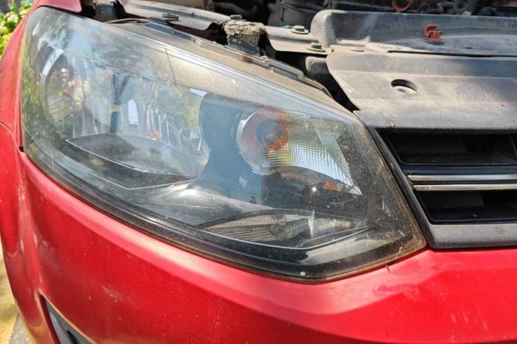 Used Volkswagen Polo 2011 1.6L Automatic ZhiShang Version Right Front Headlight