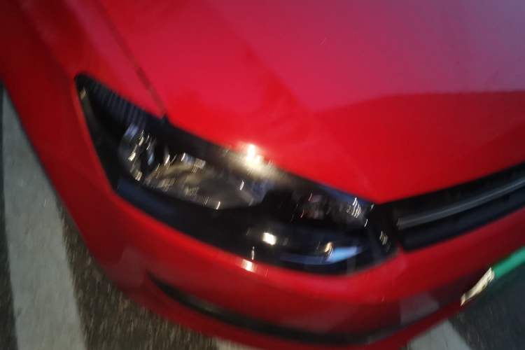 Used Volkswagen Polo 2011 1.6L Automatic ZhiKu Edition Right Front Headlight