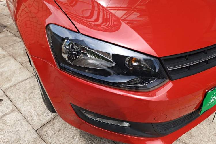 Used Volkswagen Polo 2011 1.4L Automatic ZhiShang Version Right Front Headlight