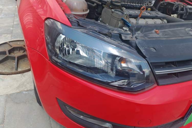 Used Volkswagen Polo 2011 1.4L Automatic ZhiShang Version Right Front Headlight