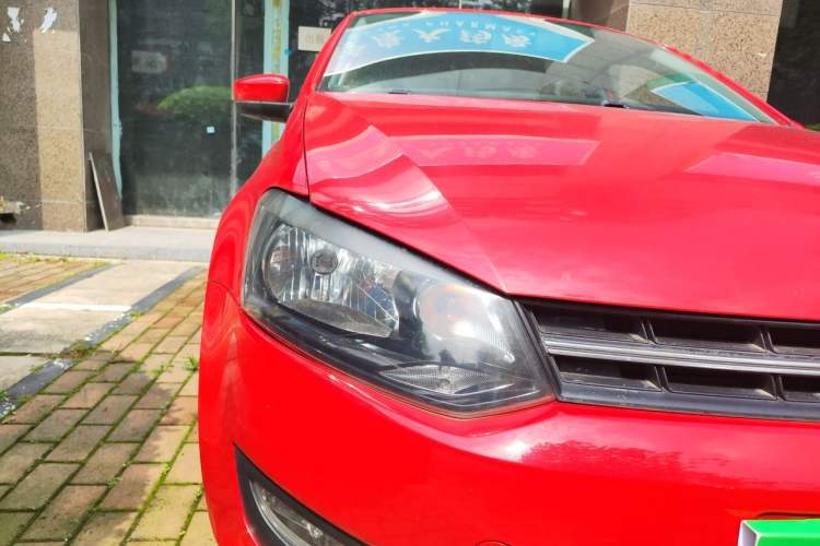 Used Volkswagen Polo 2011 1.6L Automatic ZhiKu Edition Right Front Headlight
