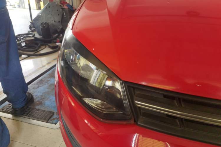 Used Volkswagen Polo 2011 1.4L Automatic ZhiShang Version Right Front Headlight