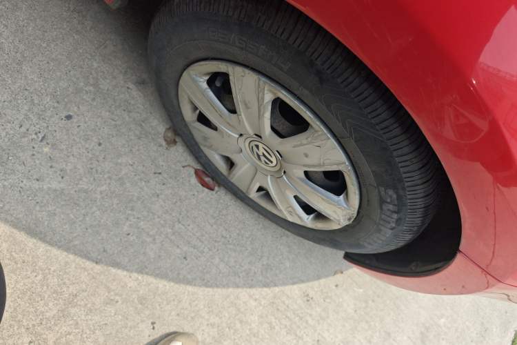 Used Volkswagen Polo 2011 1.4L Manual ZhiLe Edition Right Front Wheel Hub