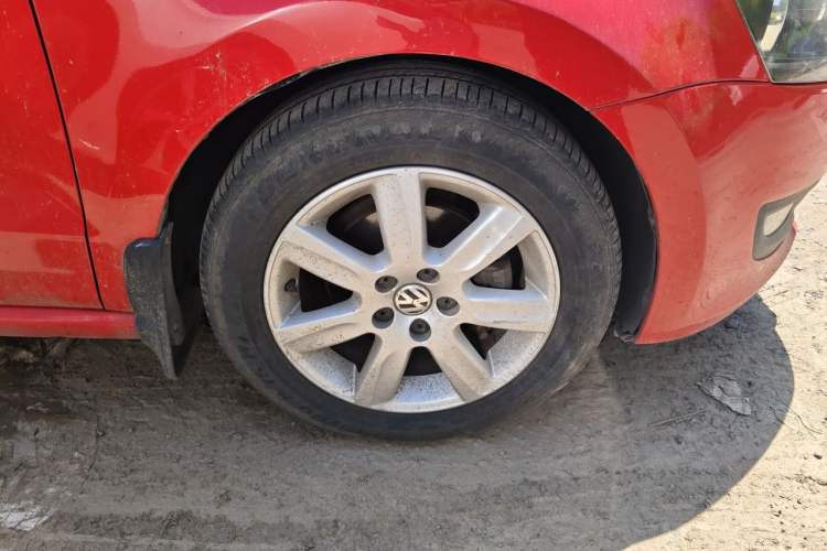 Used Volkswagen Polo 2011 1.6L Automatic ZhiKu Edition Right Front Wheel Hub