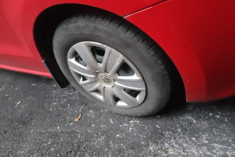 Used Volkswagen Polo 2011 1.4L Manual ZhiLe Edition Right Front Wheel Hub