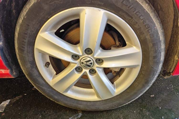 Used Volkswagen Polo 2011 1.4L Manual ZhiLe Edition Right Front Wheel Hub