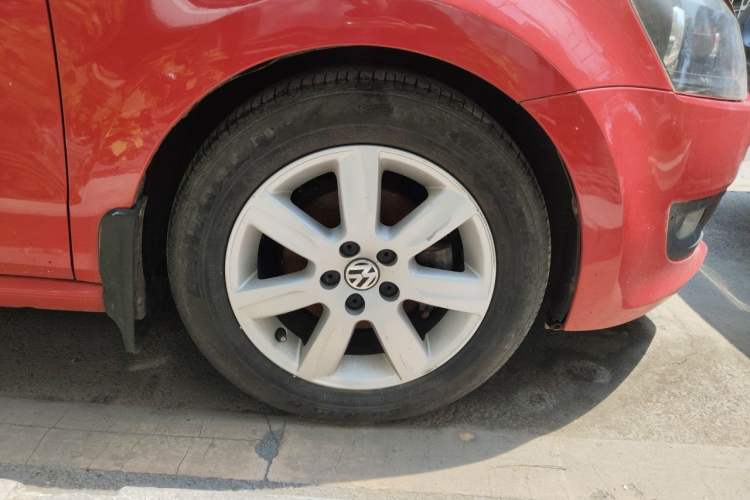 Used Volkswagen Polo 2011 1.6L Automatic ZhiKu Edition Right Front Wheel Hub