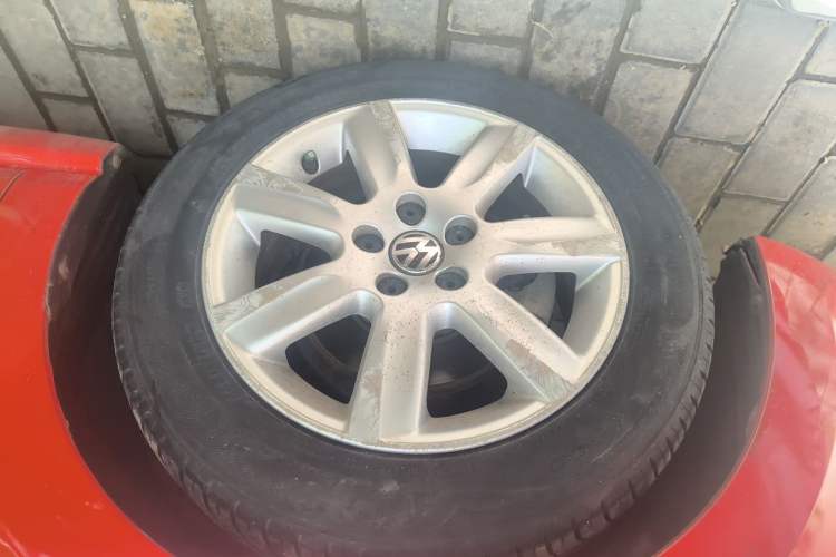 Used Volkswagen Polo 2011 1.4L Automatic ZhiShang Version Right Front Wheel Hub