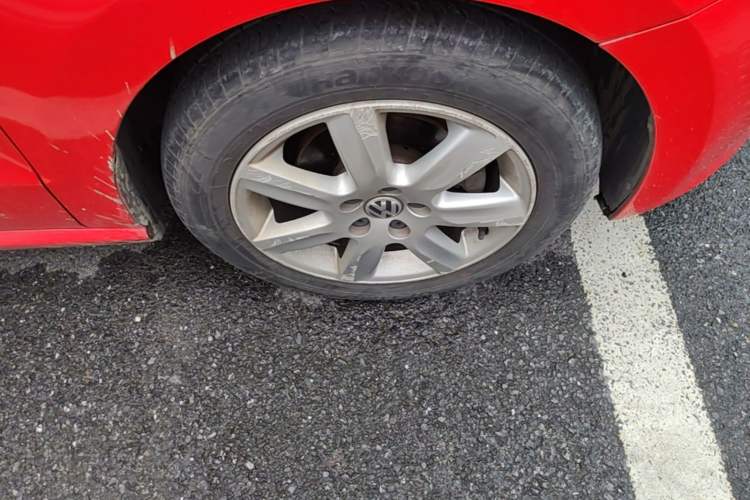 Used Volkswagen Polo 2011 1.6L Automatic ZhiKu Edition Right Front Wheel Hub