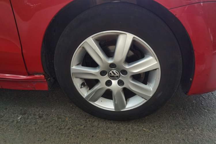 Used Volkswagen Polo 2011 1.4L Automatic ZhiShang Version Right Front Wheel Hub