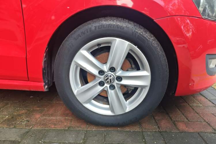 Used Volkswagen Polo 2011 1.6L Automatic ZhiShang Version Right Front Wheel Hub