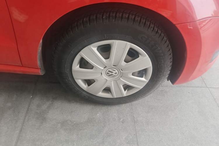 Used Volkswagen Polo 2011 1.4L Manual ZhiLe Edition Right Front Wheel Hub