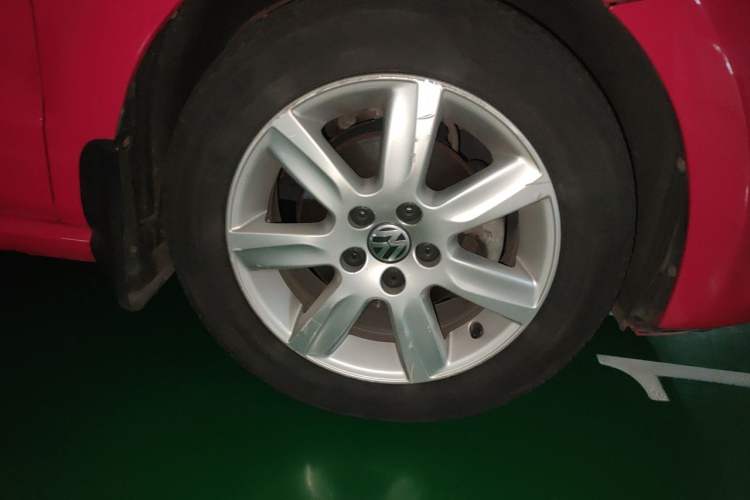 Used Volkswagen Polo 2011 1.6L Automatic ZhiKu Edition Right Front Wheel Hub