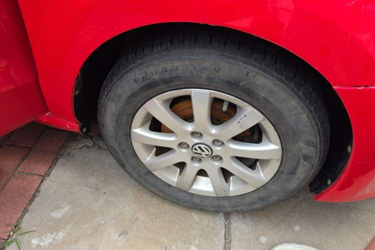 Used Volkswagen Polo 2011 1.4L Manual ZhiLe Edition Right Front Wheel Hub