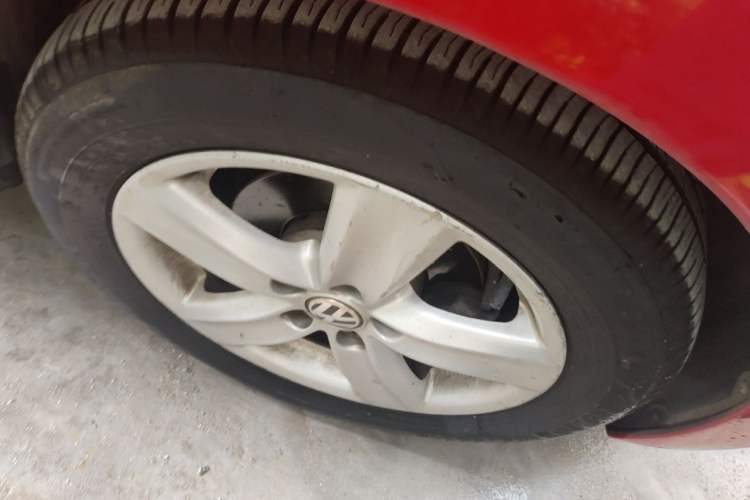 Used Volkswagen Polo 2011 1.4L Automatic ZhiShang Version Right Front Wheel Hub