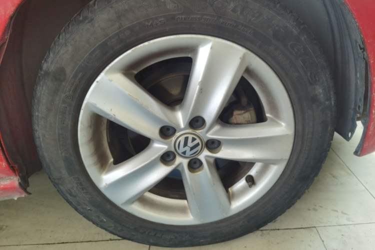 Used Volkswagen Polo 2011 1.4L Automatic ZhiShang Version Right Front Wheel Hub