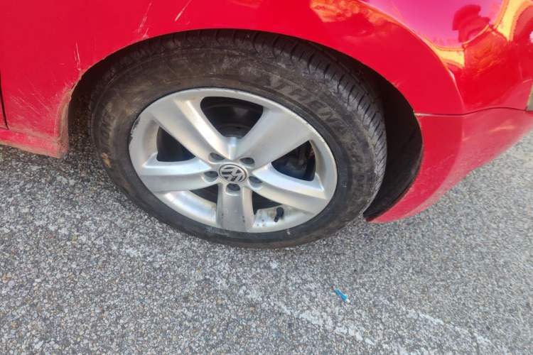 Used Volkswagen Polo 2011 1.4L Automatic ZhiShang Version Right Front Wheel Hub