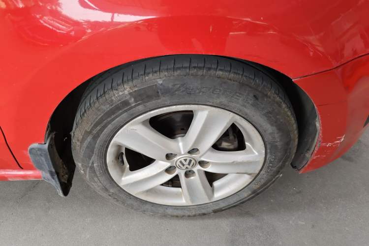 Used Volkswagen Polo 2011 1.4L Manual ZhiShang Edition Right Front Wheel Hub
