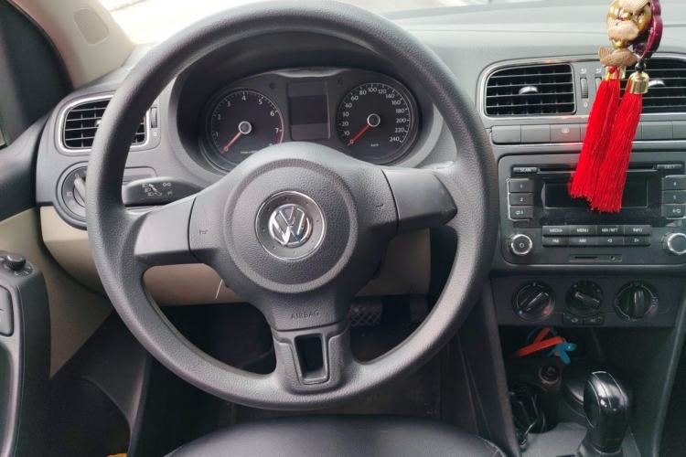 Used Volkswagen Polo 2011 1.6L Automatic ZhiShang Version Steering Wheel
