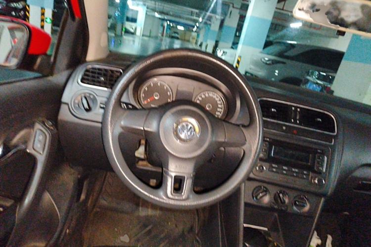 Used Volkswagen Polo 2011 1.6L Manual ZhiShang Edition Steering Wheel