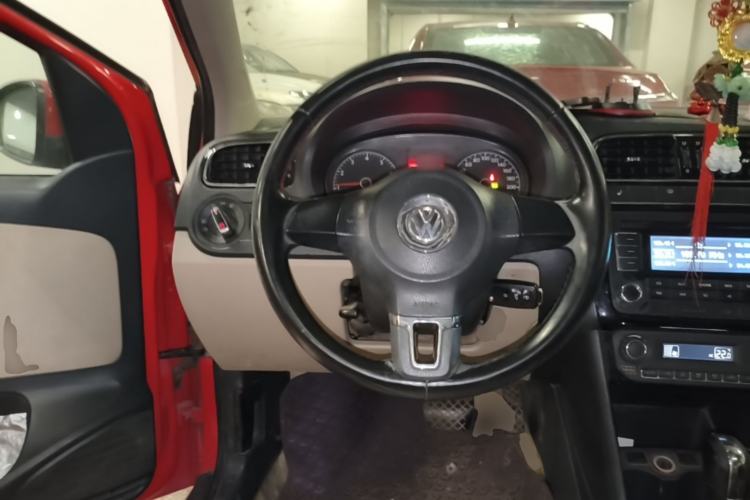 Used Volkswagen Polo 2011 1.4L Automatic ZhiCool Edition Steering Wheel