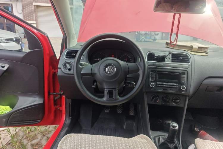 Used Volkswagen Polo 2011 1.4L Manual ZhiShang Edition Steering Wheel