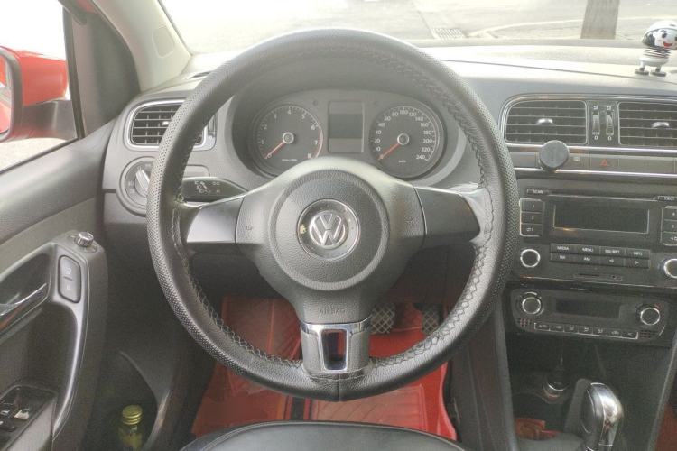 Used Volkswagen Polo 2011 1.6L Automatic ZhiKu Edition Steering Wheel