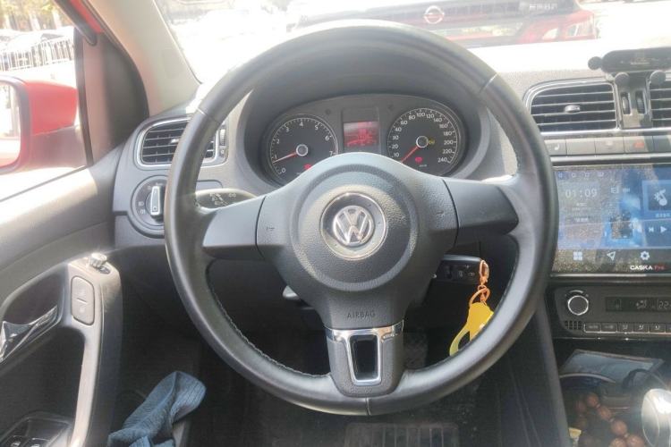 Used Volkswagen Polo 2011 1.6L Automatic ZhiKu Edition Steering Wheel