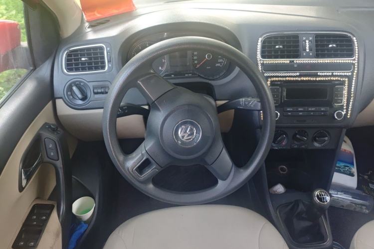 Used Volkswagen Polo 2011 1.6L Manual ZhiShang Edition Steering Wheel