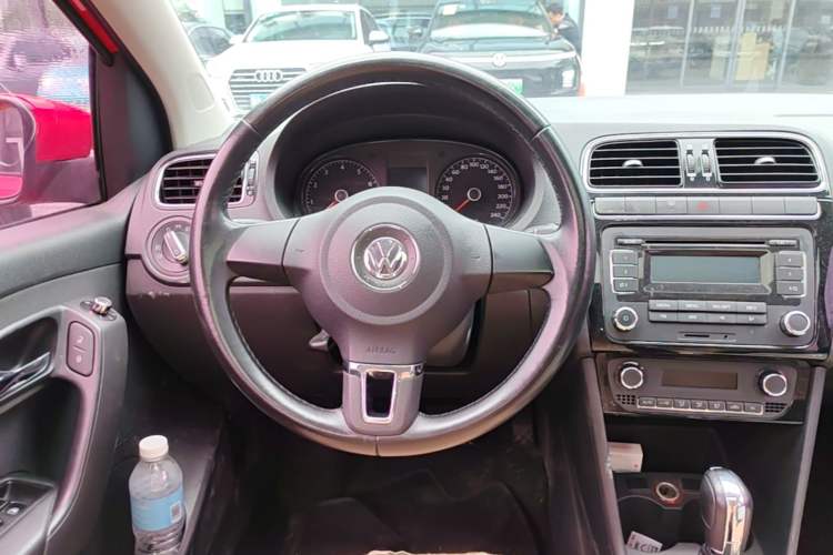 Used Volkswagen Polo 2011 1.6L Automatic ZhiKu Edition Steering Wheel
