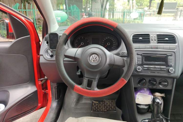 Used Volkswagen Polo 2011 1.6L Automatic ZhiShang Version Steering Wheel