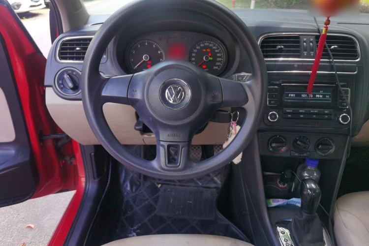 Used Volkswagen Polo 2011 1.6L Automatic ZhiShang Version Steering Wheel