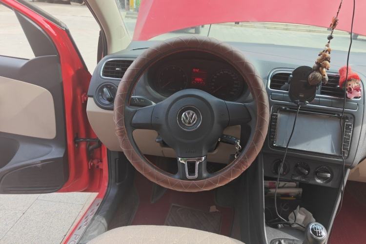 Used Volkswagen Polo 2011 1.4L Manual ZhiShang Edition Steering Wheel