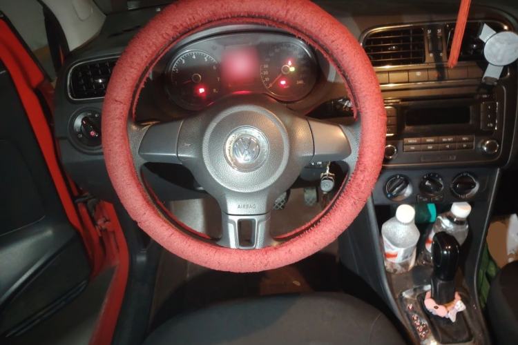 Used Volkswagen Polo 2011 1.6L Automatic ZhiShang Version Steering Wheel