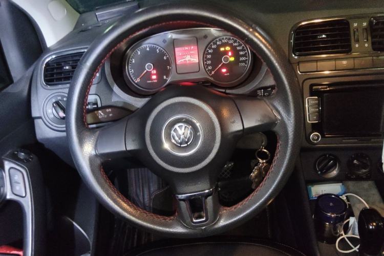 Used Volkswagen Polo 2011 1.6L Automatic ZhiShang Version Steering Wheel