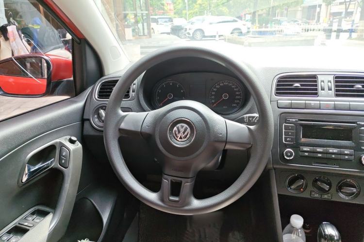 Used Volkswagen Polo 2011 1.4L Automatic ZhiShang Version Steering Wheel