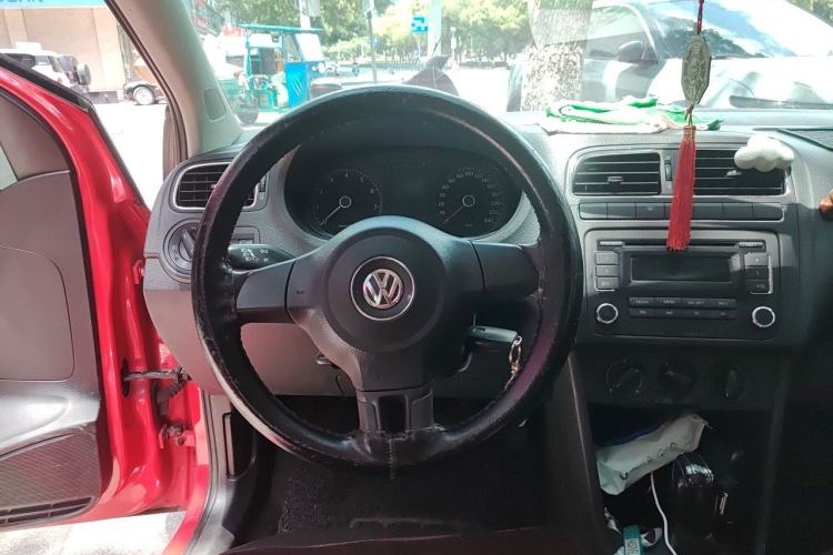 Used Volkswagen Polo 2011 1.6L Automatic ZhiShang Version Steering Wheel
