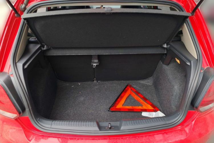 Used Volkswagen Polo 2011 1.6L Automatic ZhiShang Version Trunk