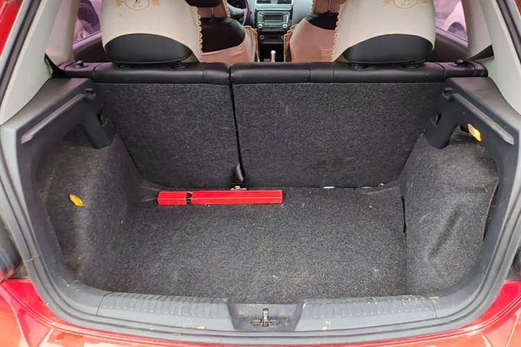 Used Volkswagen Polo 2011 1.6L Automatic ZhiKu Edition Trunk