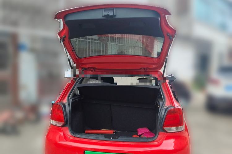 Used Volkswagen Polo 2011 1.6L Automatic ZhiShang Version Trunk