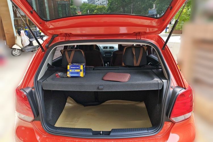 Used Volkswagen Polo 2011 1.4L Automatic ZhiShang Version Trunk
