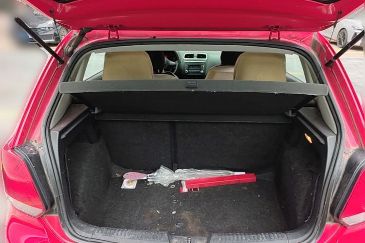 Used Volkswagen Polo 2011 1.6L Automatic ZhiShang Version Trunk