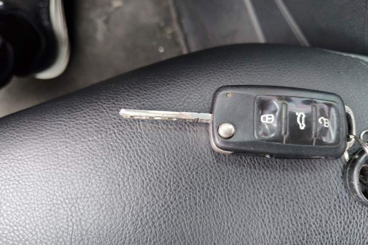 Used Volkswagen Polo 2011 1.6L Automatic ZhiShang Version Vehicle Key