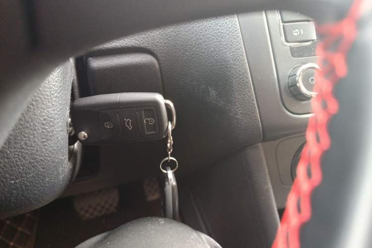 Used Volkswagen Polo 2011 1.6L Automatic ZhiShang Version Vehicle Key