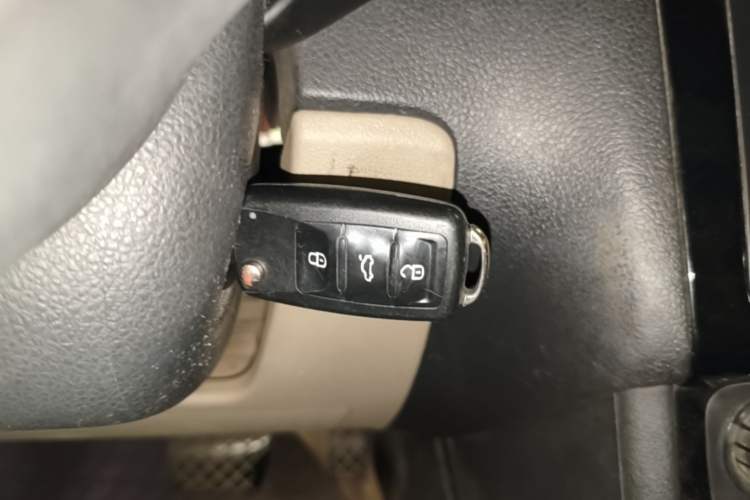 Used Volkswagen Polo 2011 1.4L Automatic ZhiCool Edition Vehicle Key