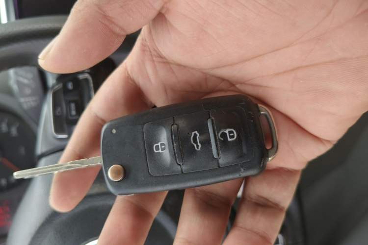 Used Volkswagen Polo 2011 1.4L Manual ZhiLe Edition Vehicle Key