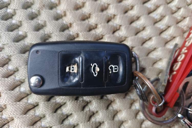Used Volkswagen Polo 2011 1.4L Automatic ZhiShang Version Vehicle Key