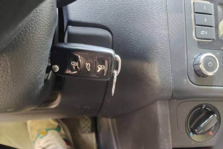 Used Volkswagen Polo 2011 1.6L Automatic ZhiShang Version Vehicle Key