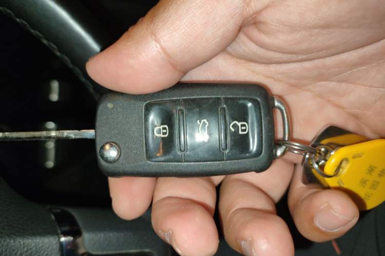 Used Volkswagen Polo 2011 1.6L Automatic ZhiKu Edition Vehicle Key