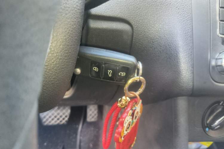 Used Volkswagen Polo 2011 1.6L Automatic ZhiShang Version Vehicle Key
